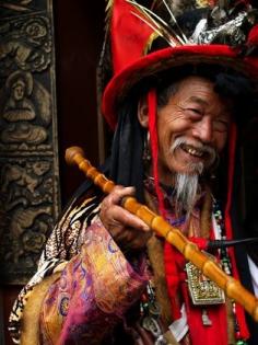 China | Lijang, an elderly man in traditional dress in the streets of the old city.  Yunnan Province |  © Sergio Ramazzotti