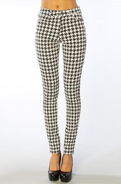 These highwaisted pants are also very stylish! I want that!!  #MissKL and #SpringtimeinParis