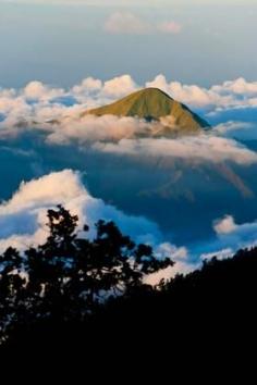 
                    
                        Mount Rinjani, Lombok, Indonesia Matthew Williams-Ellis/Robert Ha
                    
                