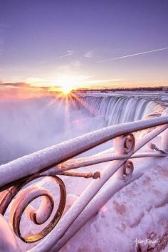 
                    
                        twitter, Frozen Sunrise, Niagara Falls pic.twitter.com/4Y3L9qQ4IV
                    
                