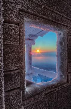 
                    
                        Frosty sunrise - Lapland, Finland
                    
                
