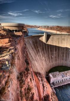 
                    
                        Glen Canyon Dam - Arizona - USA (von .Bala)
                    
                