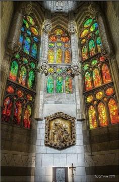
                    
                        Sagrada Família ,Barcelona, Spain
                    
                