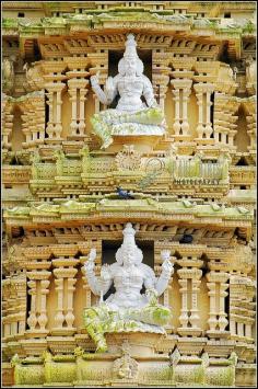 
                    
                        Chamundeswari Temple on Chamundi Hill | Flickr: Intercambio de fotos
                    
                