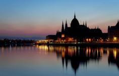 
                    
                        Dawn on Danube - Budapest
                    
                