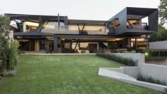 
                        
                            Kloof Road House | Nico van der Meulen Architects | Archinect
                        
                    