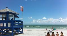 
                    
                        The white sands of Crescent Beach, just off the coast of Sarasota in Siesta Key. (From: 7 Reasons To Fall For Florida)
                    
                