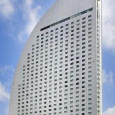 Hotel Features: The 24-story InterContinental features 593 rooms, all with complimentary Wi-Fi, flat-panel satellite TVs, DVD players, minibars, mini-fridges, work desks and slippers. Guests sate their hunger pangs at the six on-site restaurants. Head to the bar for a drink and live jazz. Room service is available around the clock. The fitness center, indoor pool, sauna and spa appeal to leisure guests. The business center, meanwhile, helps corporate travelers keep on top of their workloads. You'll also find a car rental desk, an airline desk, currency exchange, a beauty salon, and meeting and event spaces on-site. Dry-cleaning services and babysitting services are offered. Valet parking is available.