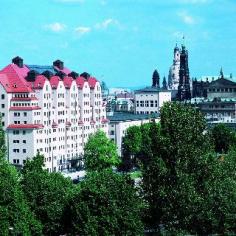 This elegant and enchanting hotel is ideally situated right on the banks of the Elbe, between the Semperoper and the International Congress Centre Dresden. The hotel is impressive, with its stylish rooms housed in a building that is a protected monument. The attractive and architecturally unique building is the ideal starting point for all travel occasions, either when visiting the city for business or leisure. The Semperoper, the Frauenkirche (Church of our Lady), the Green Vault and much more are just a few minutes away on foot. The direct connections to one of the most modern congress centres in Germany make this hotel a brilliant and highly recommendable hosting venue for any kind of event or celebration. Guests may also wish to know that the hotel is only 10.3km from Dresden Airport.