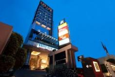 This contemporary yet luxurious hotel is just 20 minutes from Soekarno-Hatta International airport. The hotel is located in the centre of China Town's business and shopping areas. Guests can visit Mangga Dua Square and Mall, the Emporium Mall and Pluit Junction and the Taman Aggrek Mall, which are all less than 20 minutes away. While staying at the hotel guests can enjoy the different restaurants offering a selection of international, and Chinese food, as well as the Music Lounge and Bar or one of the 24 high tech KTV rooms. The Banquet Hall can be used for business and personal events, such as weddings, and can cater to up to 900 people. Guests can enjoy a traditional massage and make use of the spa after a hard day of work or sightseeing. The guestrooms are modern and comfortable and feature air conditioning, cable TV, high speed internet connection and hot drinks facilities.