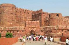 Agra Fort is located in Uttar Pradesh, India.